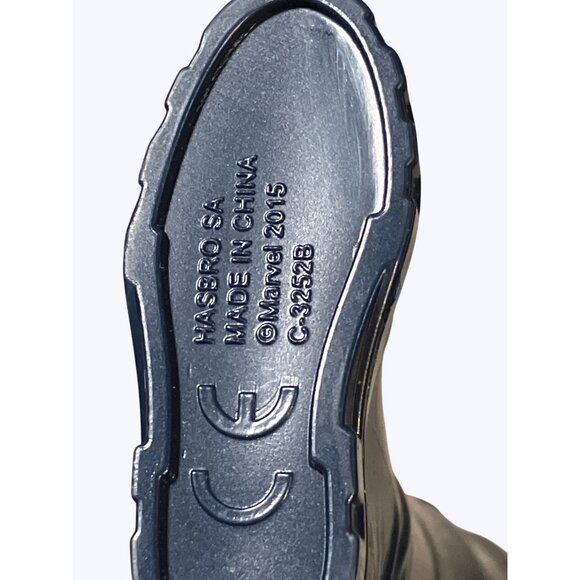 Marvel Black Panther Collectible Action Figure With Gold Colored Accents - Picture 5 of 10